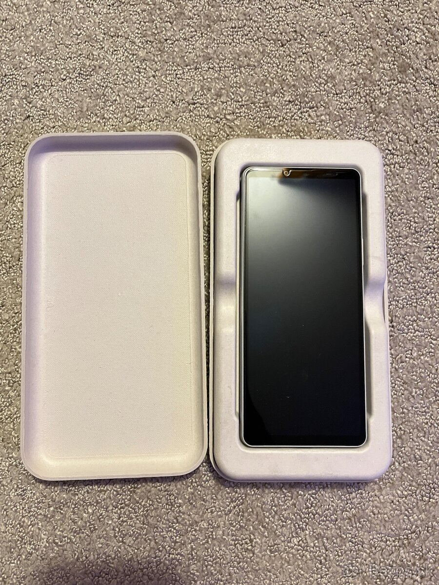 SONY XPERIA 10 VI biely - 3