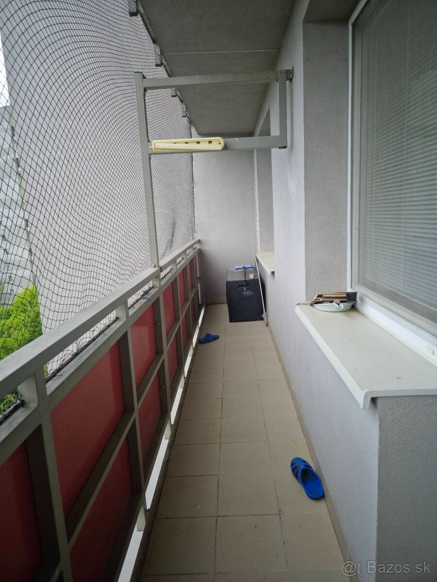 2 IZB byt v centre Levic - 3