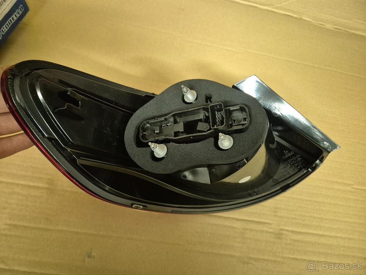 Zadne svetlo vw passat CC B6 - 3