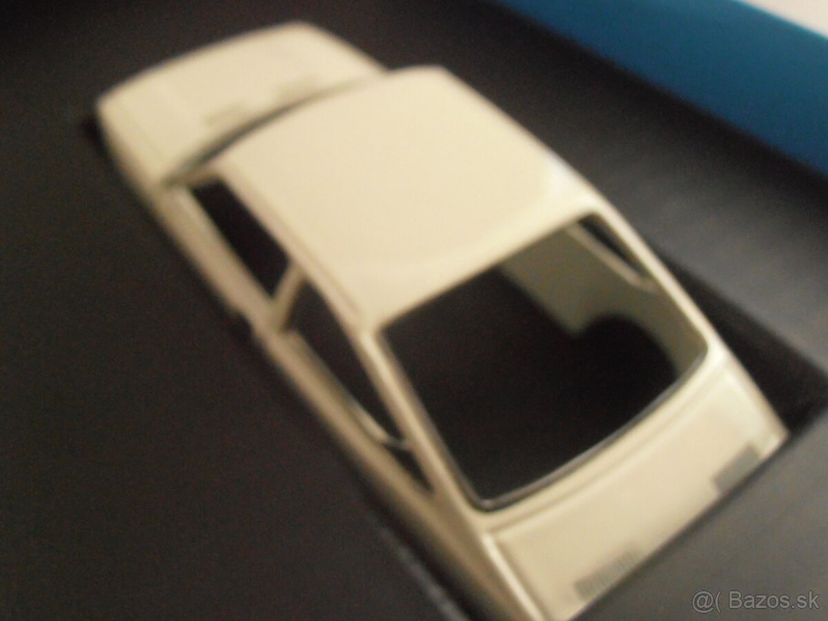 Škoda Garde 1/43 stavebnica - 3