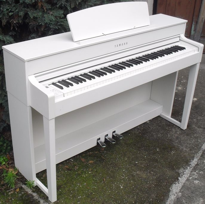 Digitální piano Yamaha Clavinova CLP 545 - 3