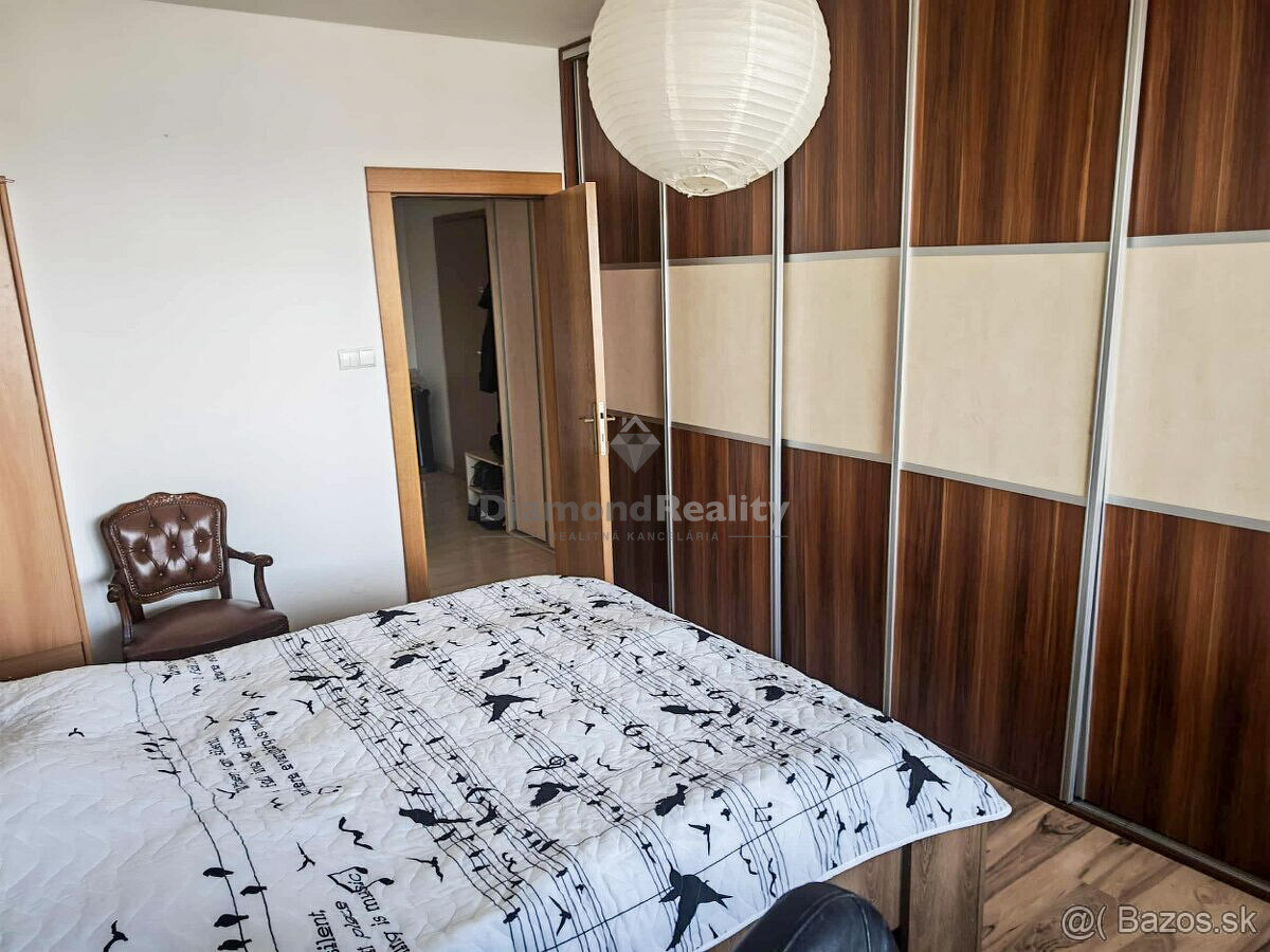 NA PREDAJ VEĽKÝ ZREKONŠTRUOVANÝ 2 IZBOVÝ BYT | 58m2 + LOGGIA - 3