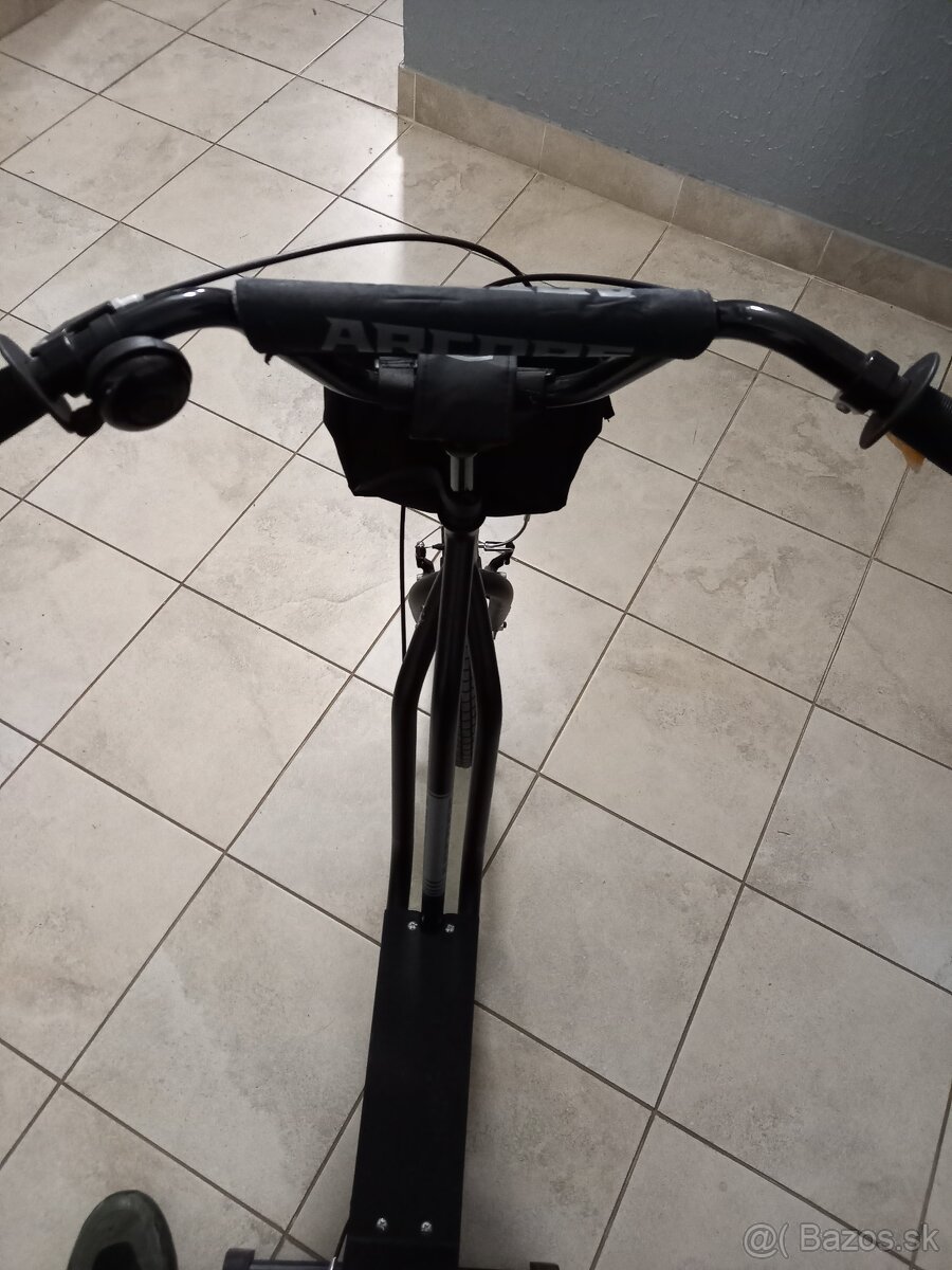 Cestná kolobežka - 3