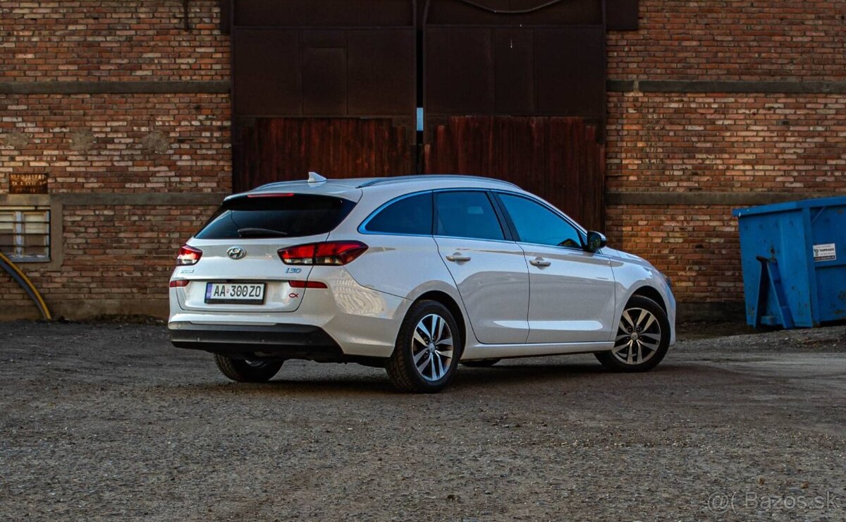 Hyundai i30 CW 1.6 CRDi 136 Style 7DCT - 3