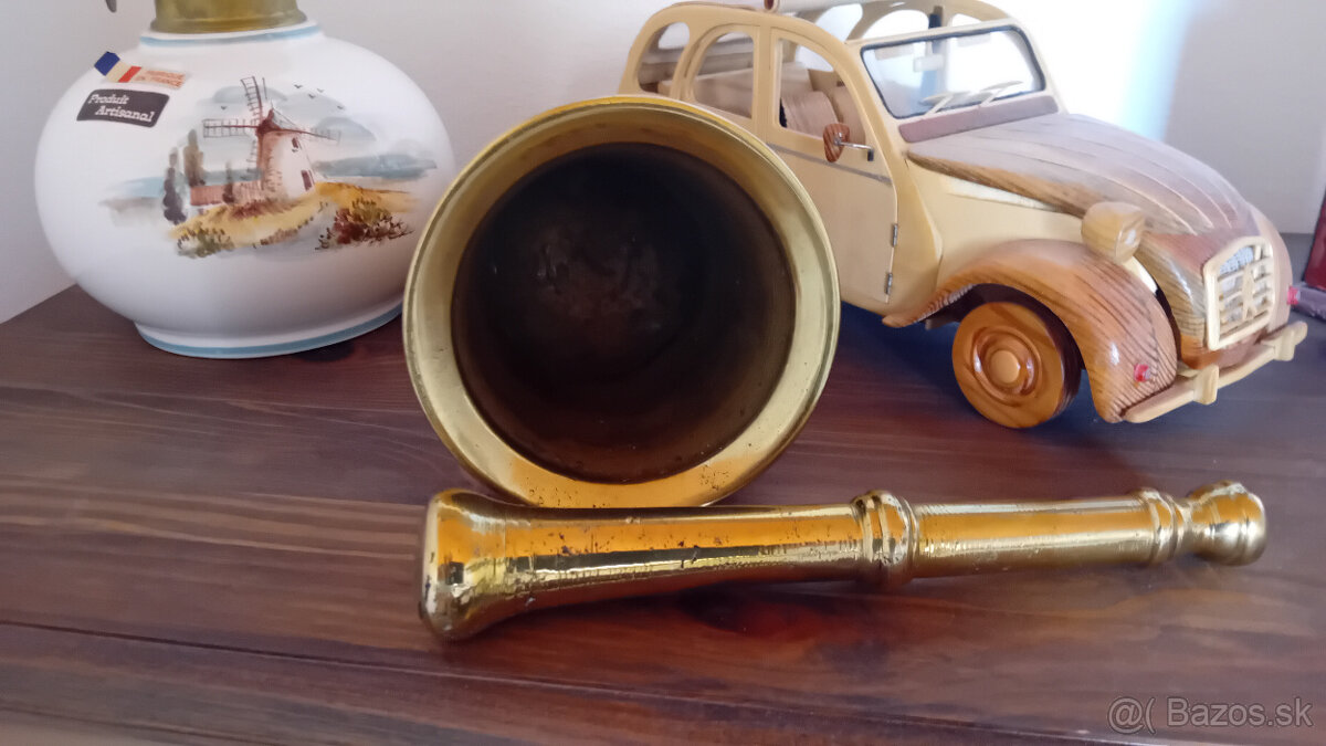 Predám starý mohutný mosadzný mažiar - 3