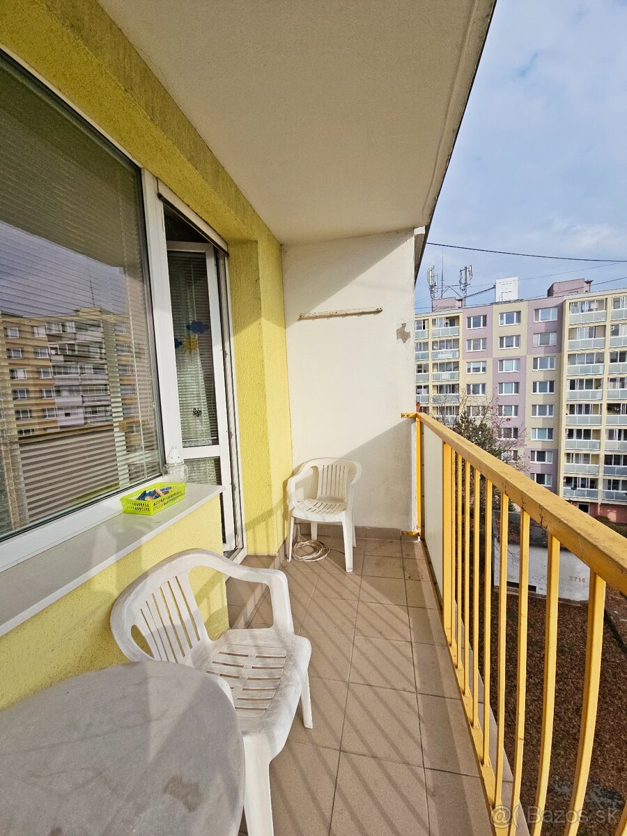 Veľký 2 izb. byt, 58m2 + loggia, prenájom, Krosnianska 77, K - 3