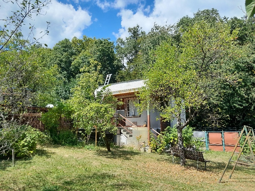 Predám záhradu s chatou - Horný Bankov - 3