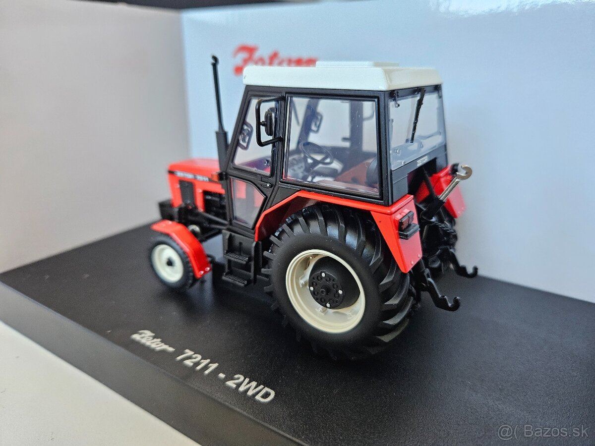 Kovový model traktor ZETOR 7211 UH 1:32 - 3