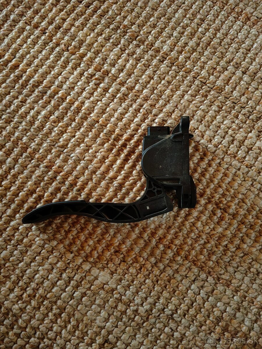 Plynový pedál A 906 300 04 04 - 3