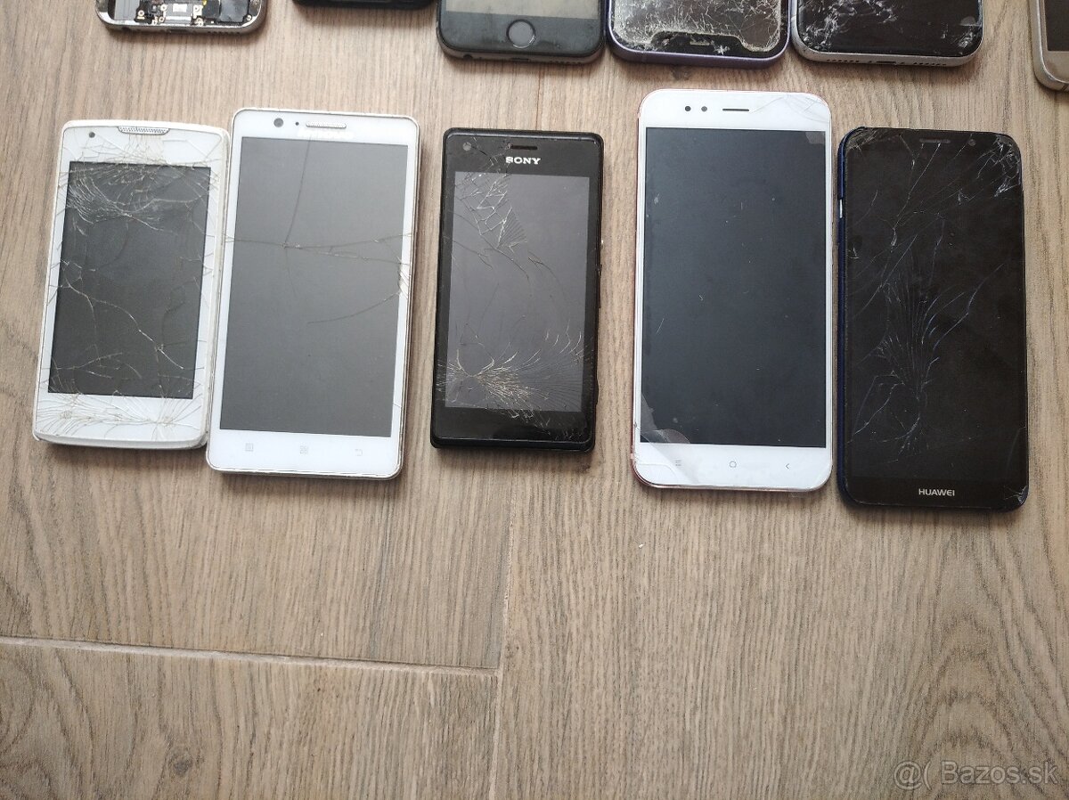 Telefóny na súčiastky - 3