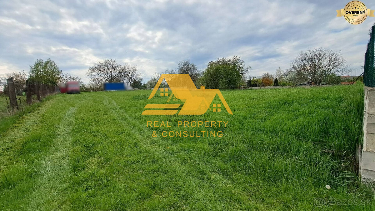 Predám stavebný pozemok v obci Trávnica - 3