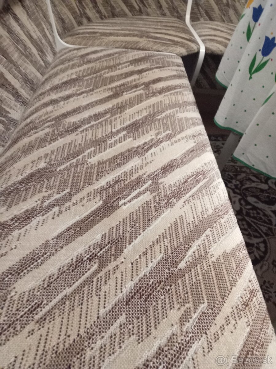 Predám jedálenský kút - 3