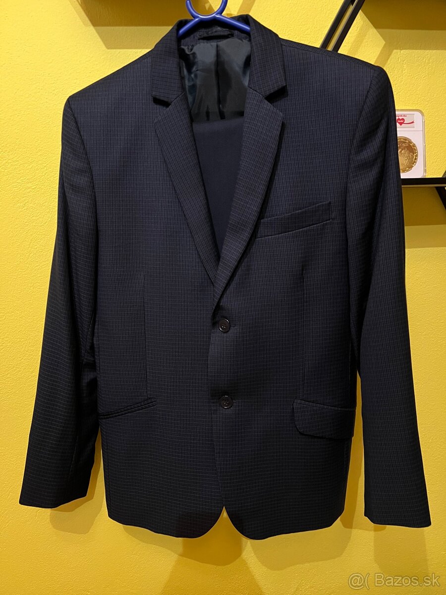 Tmavomodrý oblek - 3