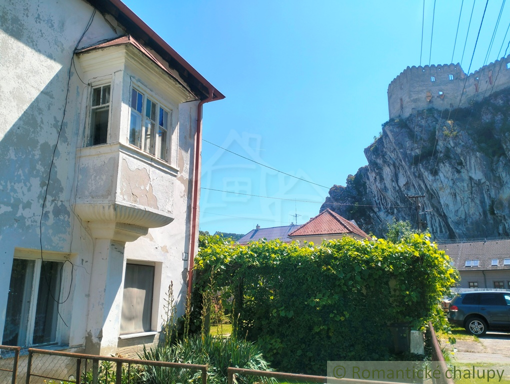 Historická vilka pod hradom Beckov na predaj - 3