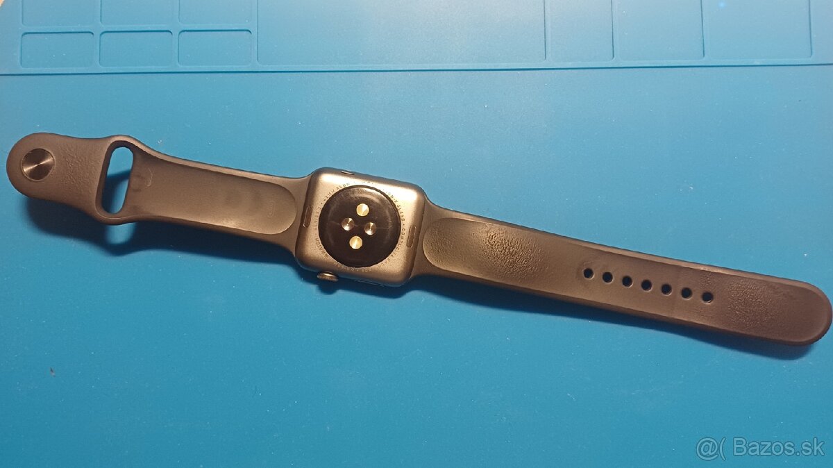 Apple Watch nefunkcne s remienkom - 3
