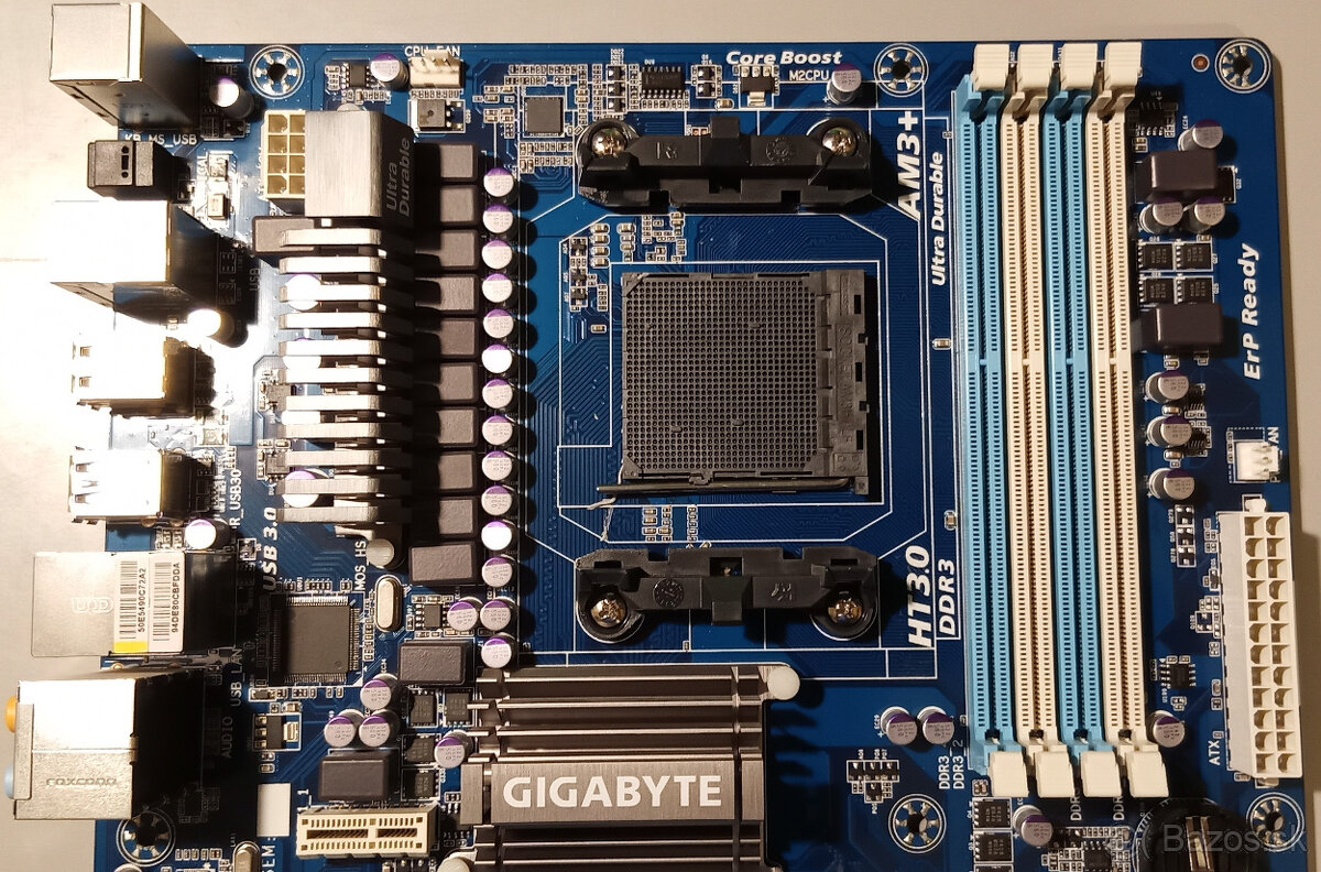 GIGABYTE GA-990XA-UD3 - 3
