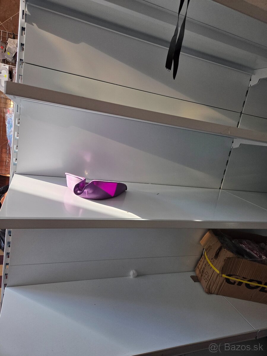 Regal, obojstranný - 3