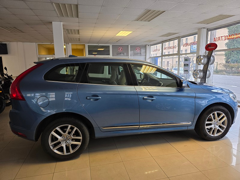Volvo XC60 D4 2.4 Drive-E Summum Geartronic AWD - 3