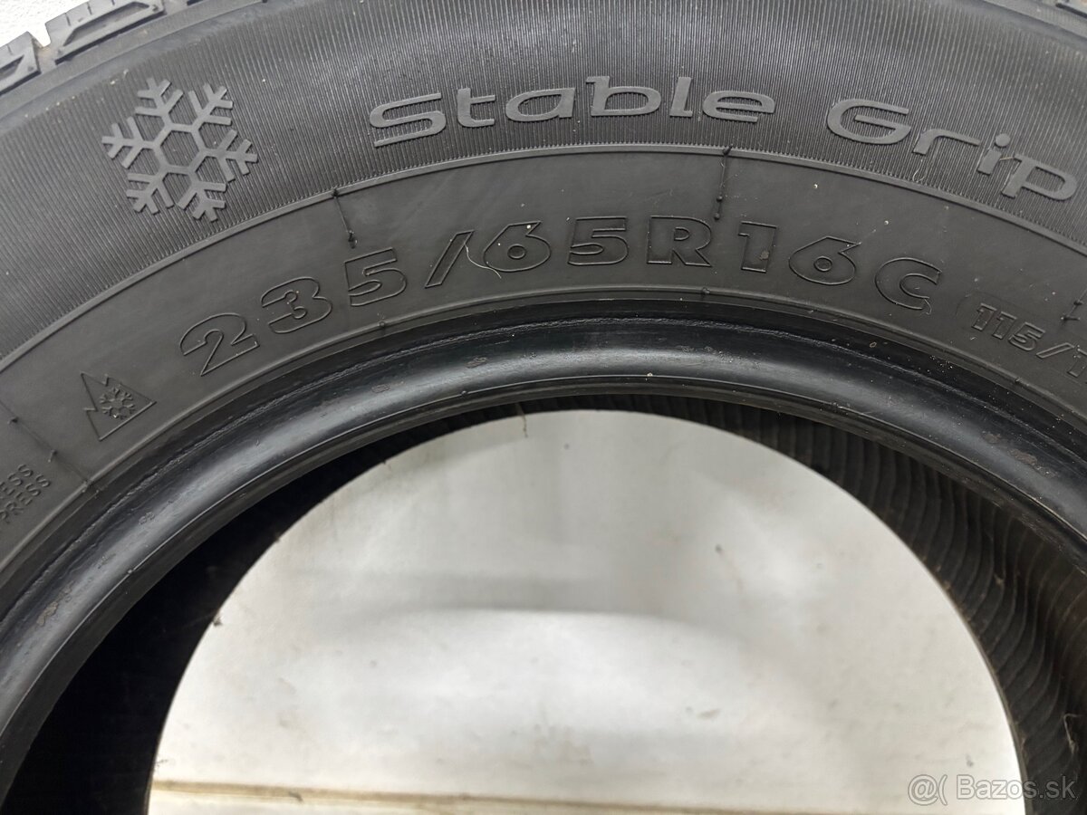 Sunfull SF-WOS 235/65 r16c zimné - 3