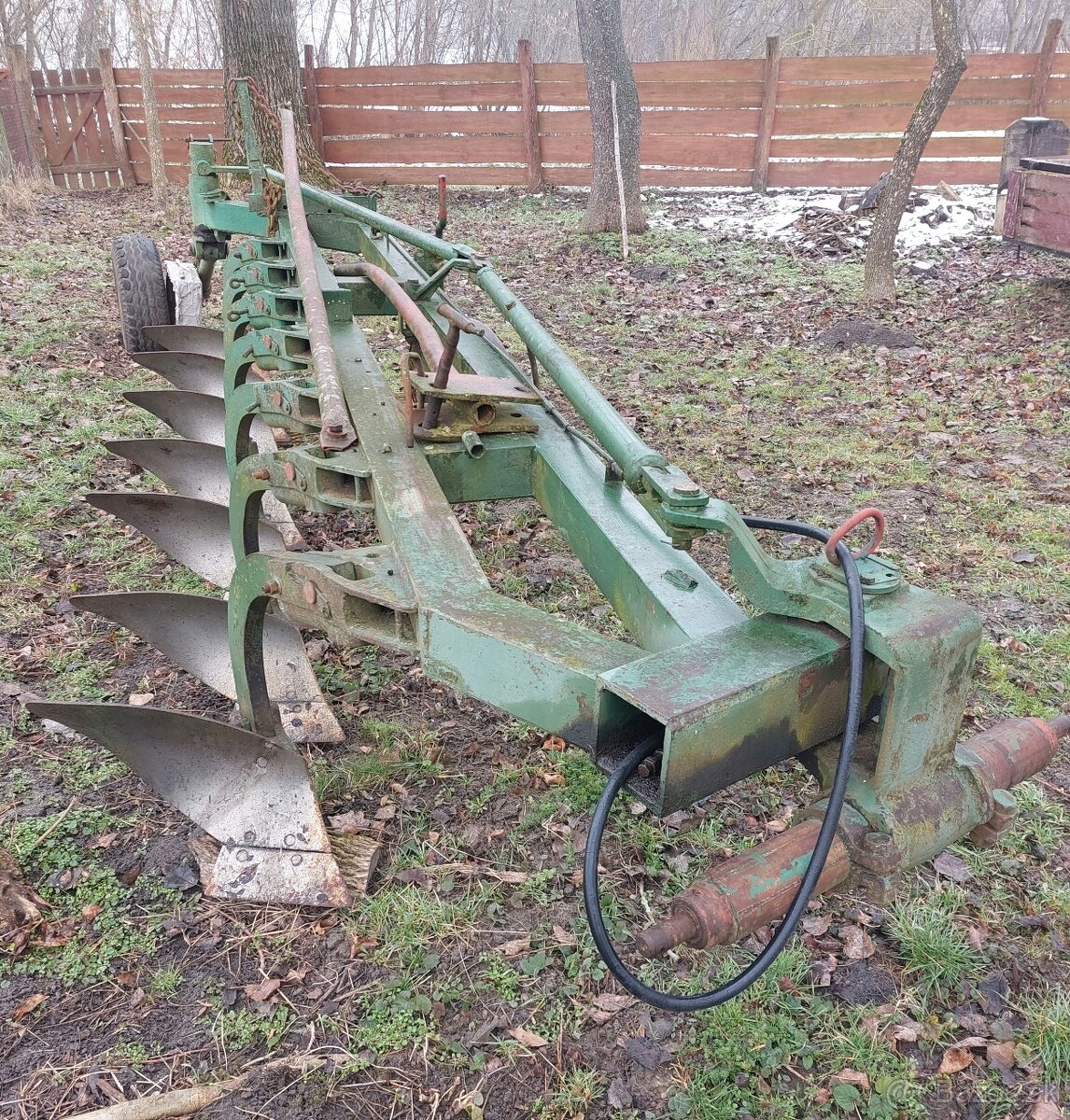 Valec, šmyk, traktorové diely - 3