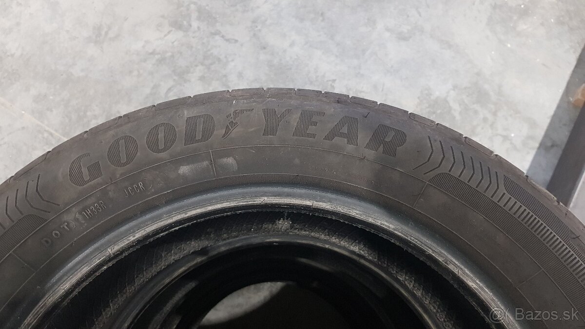 Letná sada Goodyear EfficientGrip Performance 215/55 R17 94V - 3