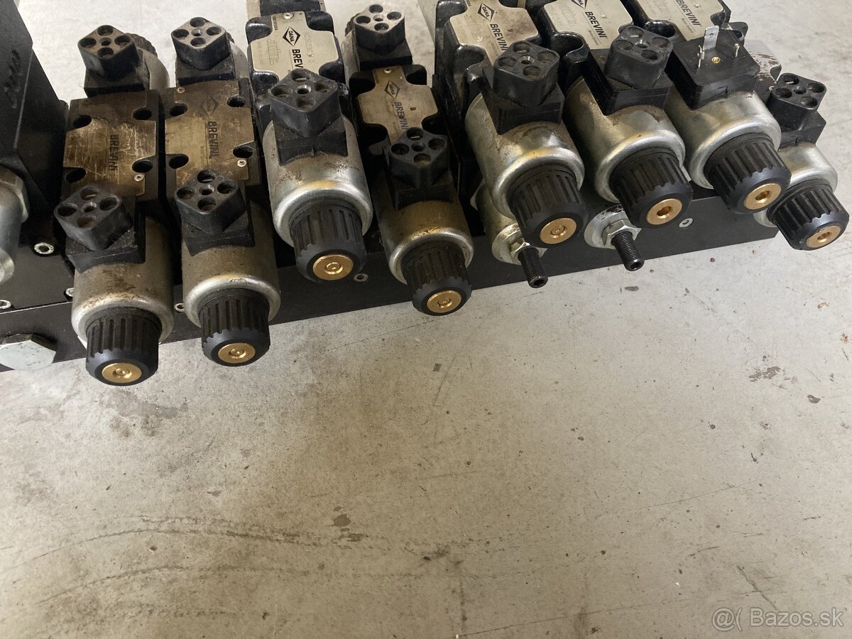 hydraulicky rozdelovac 9 sekcii iba watsap alebo mail - 3