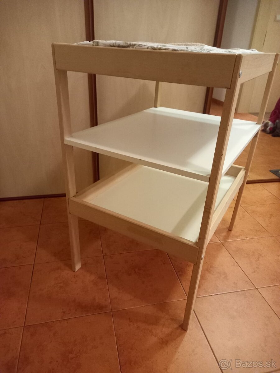 Prebaľovací pult - 3