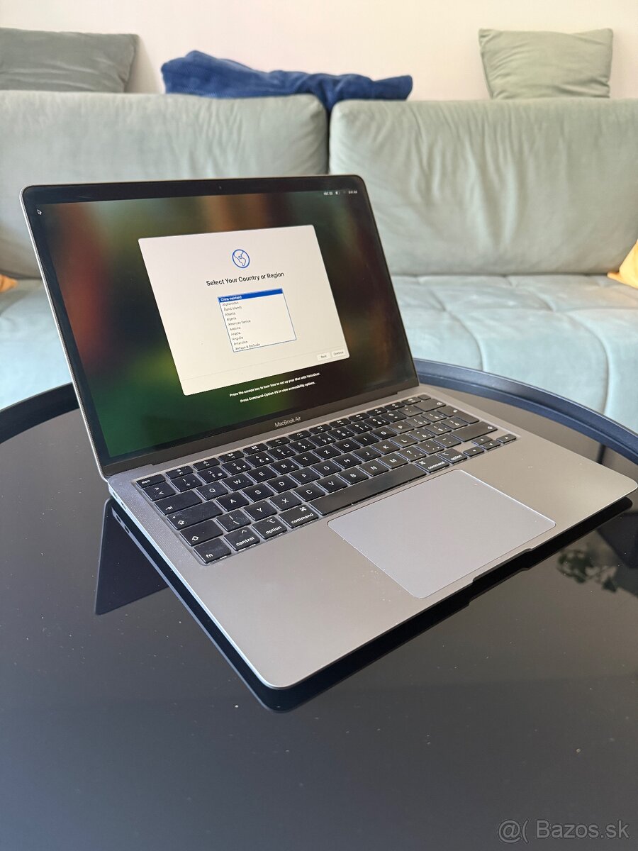 MacBook Air 2020, i3, 8GB RAM, 256GB - 3