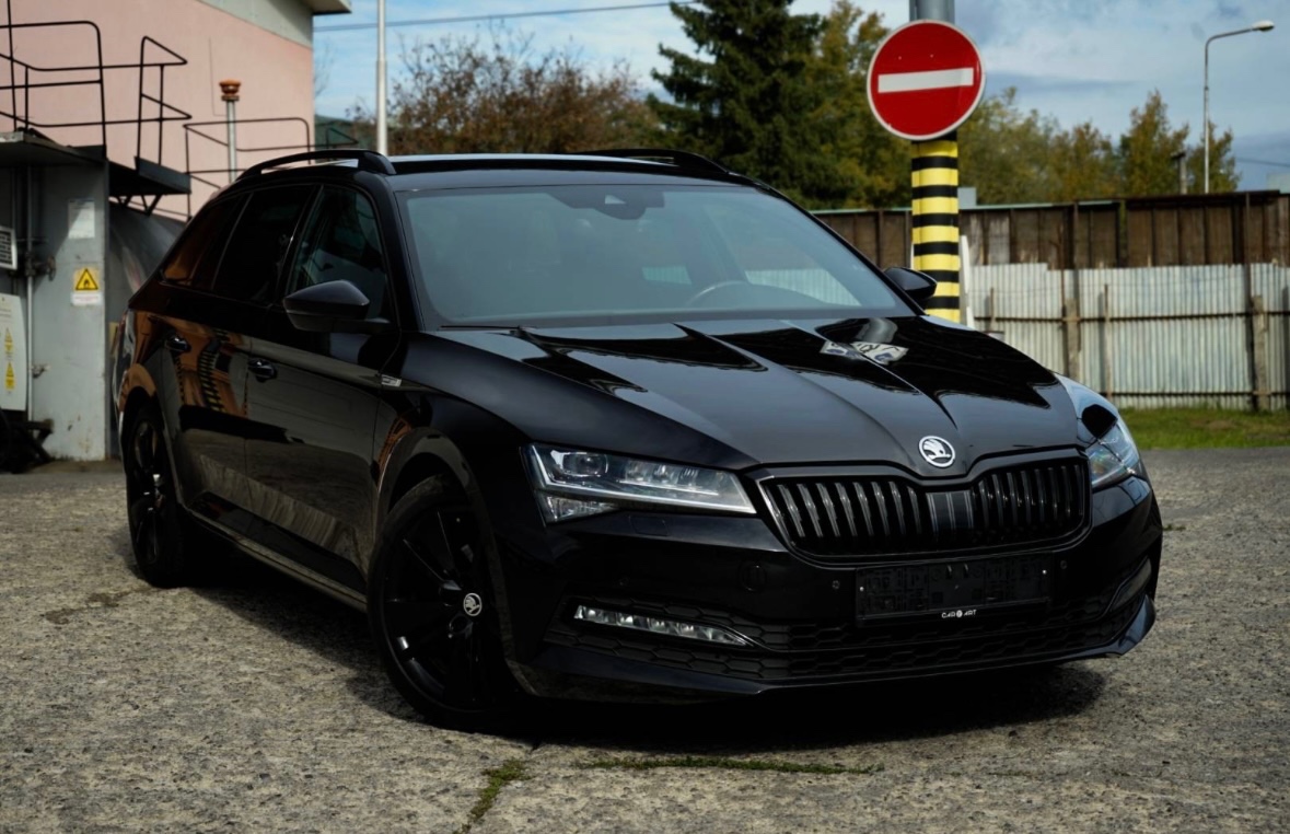✔️ Škoda Superb Combi 2.0 TDI Sportline DSG - 3
