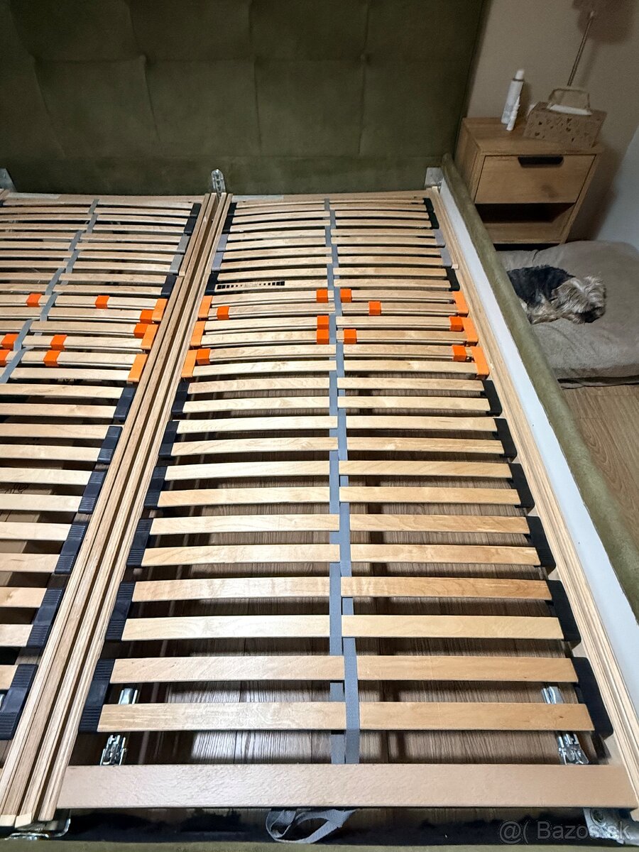 Čalúnená manželska posteľ s dreveným rostom 180x200 - 3