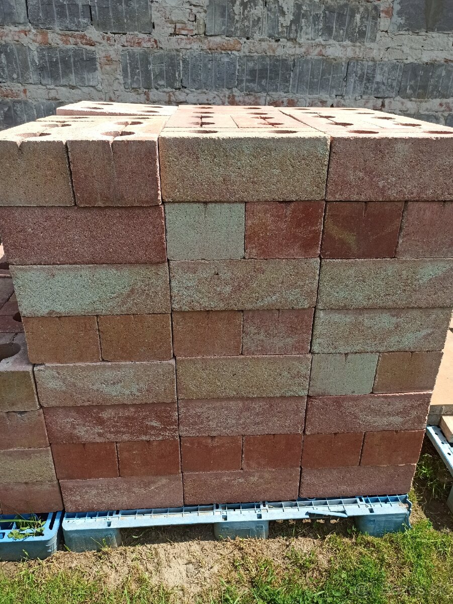 Plotové okrasné tvárnice - 3