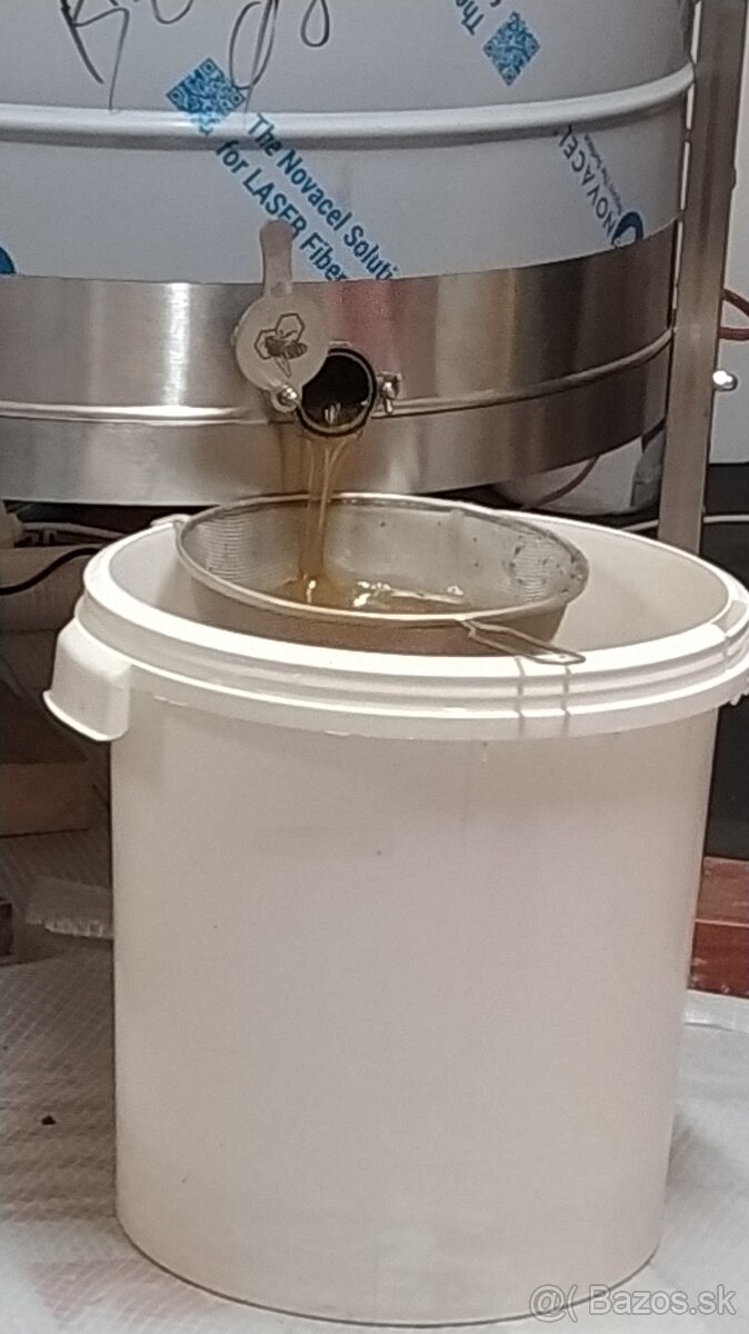 Včeli med - 3