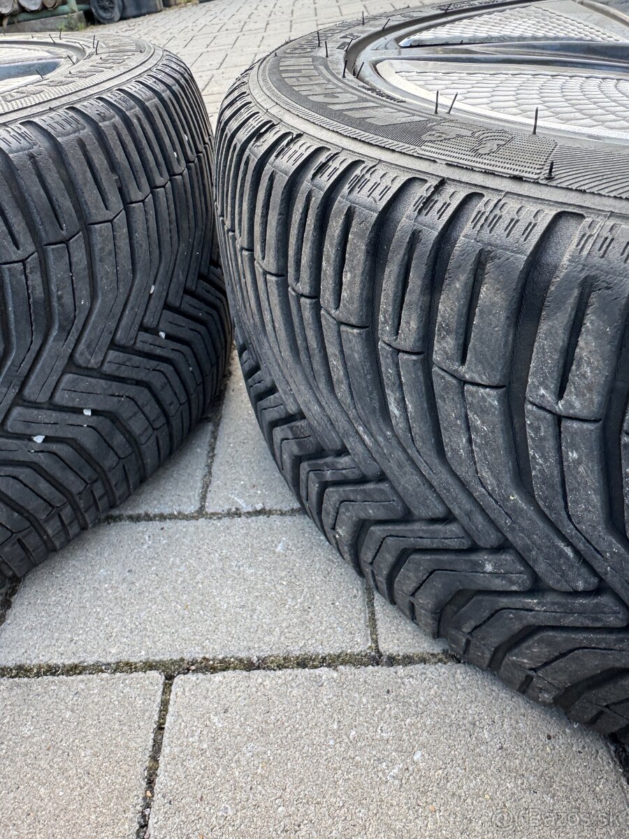 Hyundai KIA 225/45R17 - 3