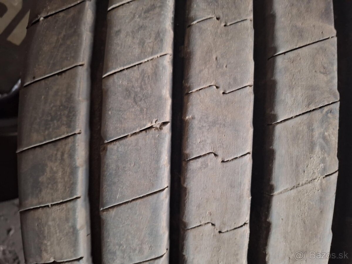 Pneumatíky na náves - 3