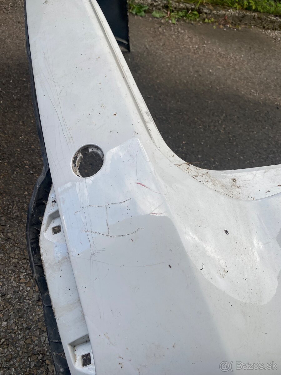 VW Touran zadny naraznik - 3