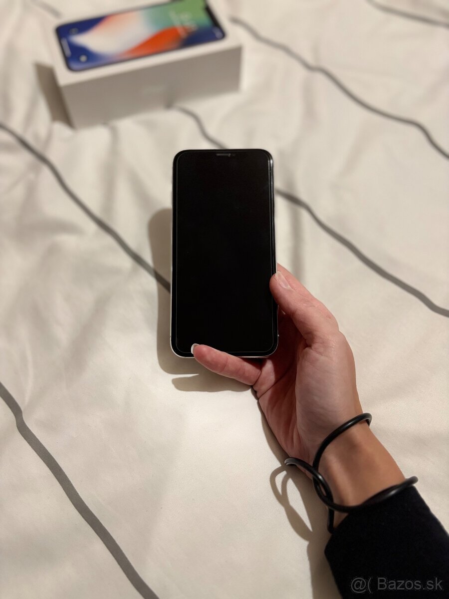 iphone X - 256GB - Silver - 3