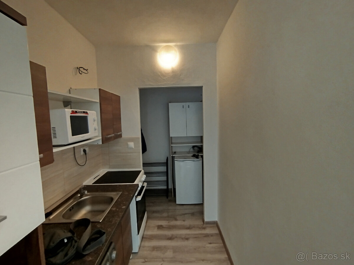 Prenájom garzónka ZH - 3