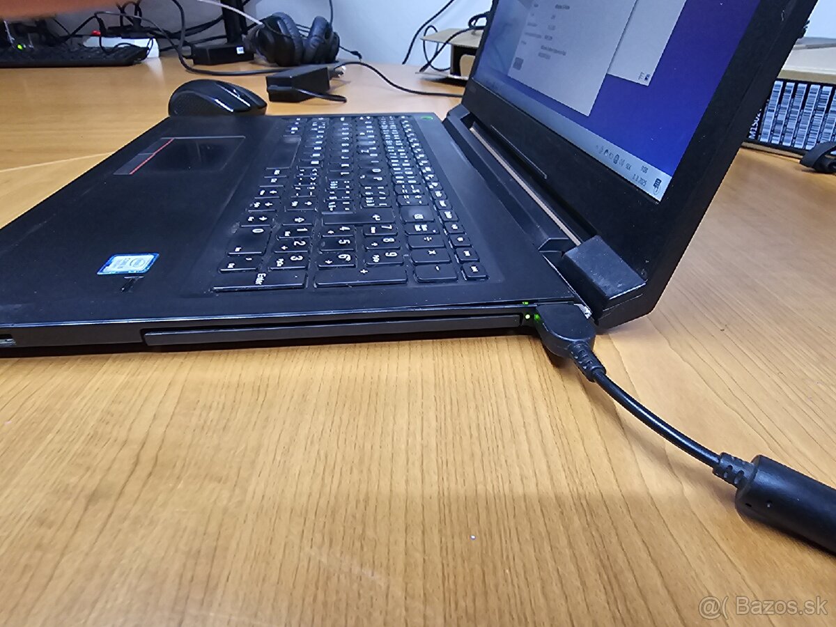 Predám notebook Lenovo V310 - 3