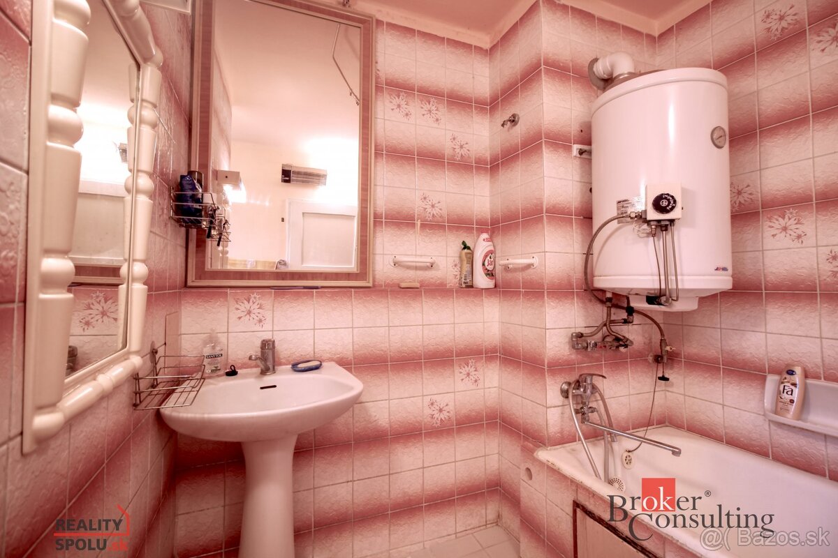 Na predaj 4 izbový byt v tichej lokalite v Trnave - 3
