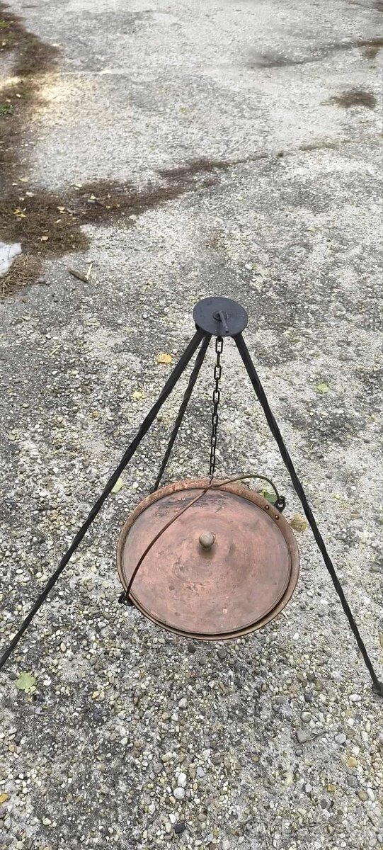 Predám medený kotlík s trojnozkou - 3
