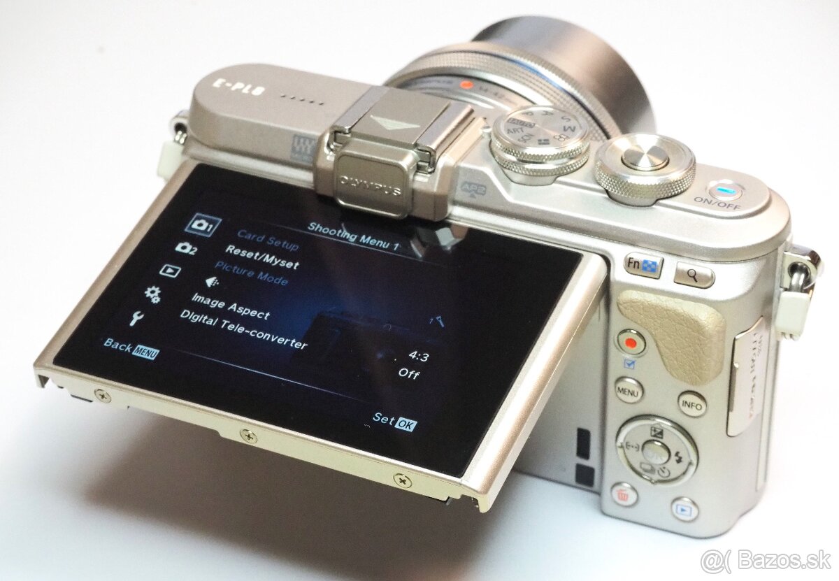 Olympus PEN E-PL8, M.Zuiko 14-42 - 3