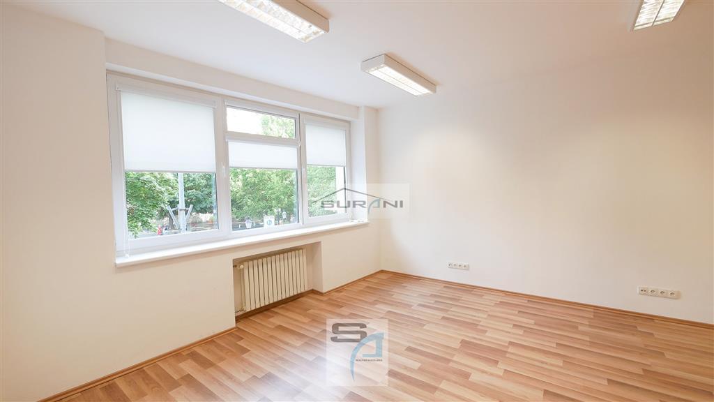 Kancelária na prenájom – 100 m2 s výhľadom na... - 3