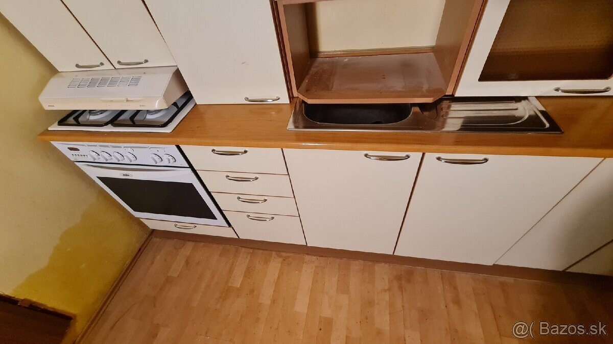 Predám kuchynskú linku 248cm - 3