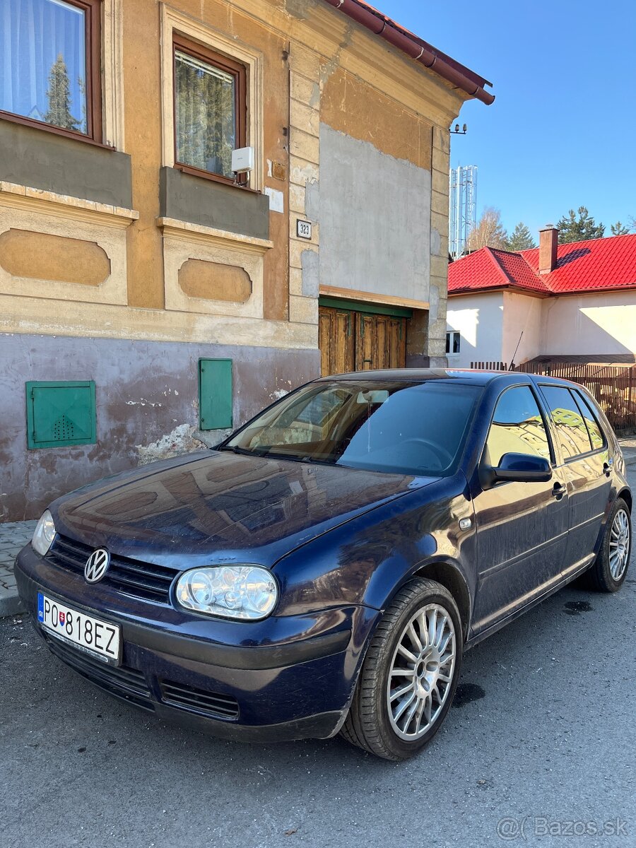 🚘 GOLF IV - 3