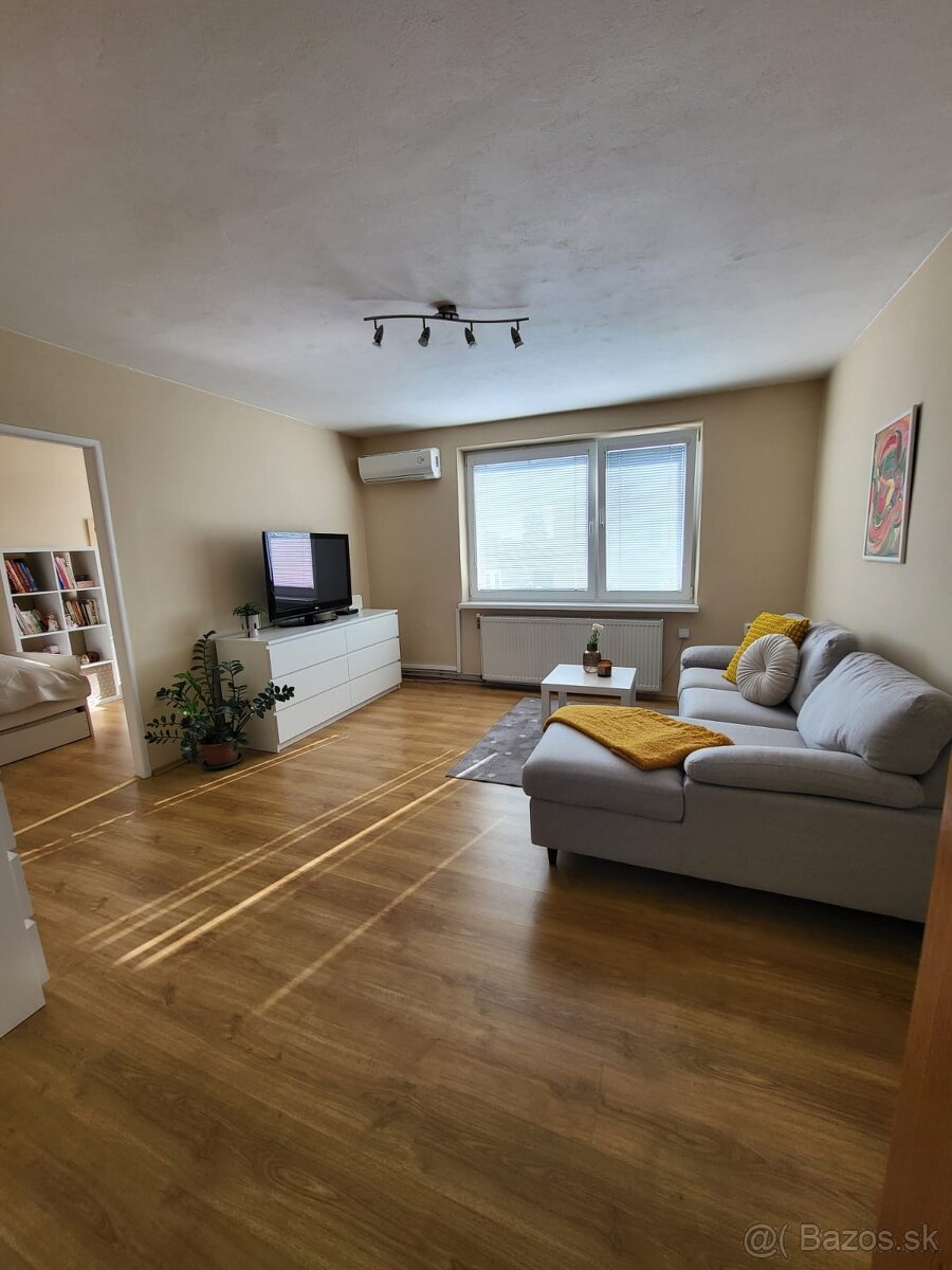 NA PREDAJ: 3-izbový byt so záhradkou v Palárikove - 3