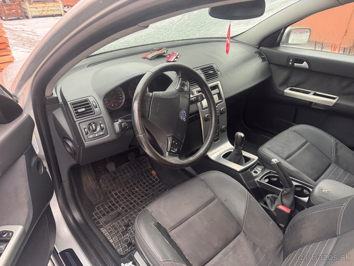 VOLVO V50 2005 na náhradné diely ND - 3