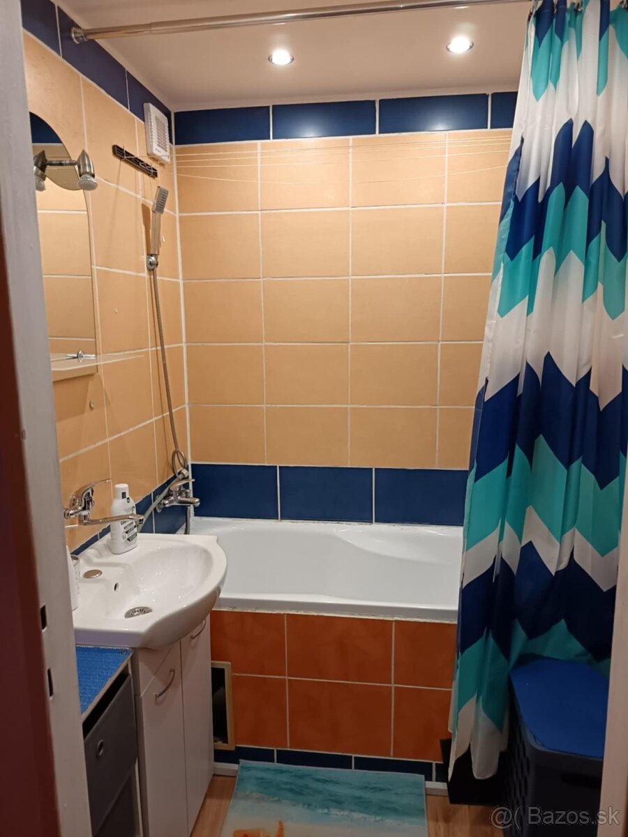 Prenájom 2 iz. byt Levice - Mochovská - 3