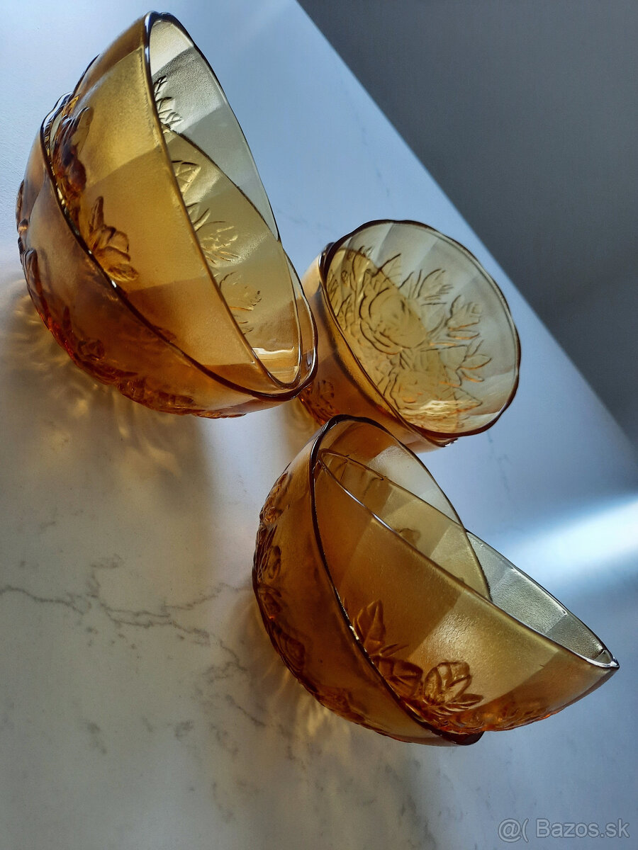 ""MEDOVÉ MISKY""" - 3