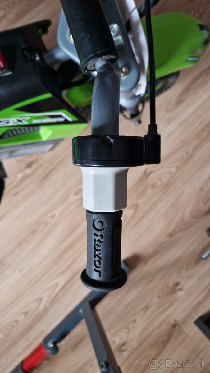 Elektricka motorka razor