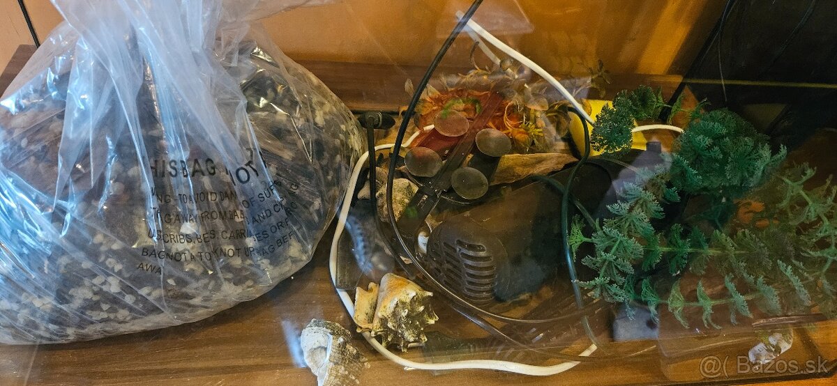 Akvarium s prislusenstvom - 3